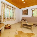 Homes With Pool In Breze 54922 בית נופש