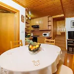 בית נופש Homes With Pool In Breze 54922