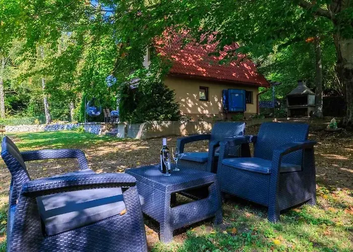 Homes With Pool In 54922